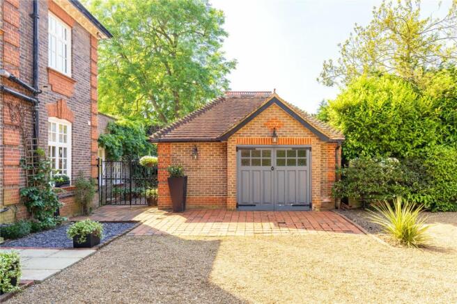 Garage/Parking