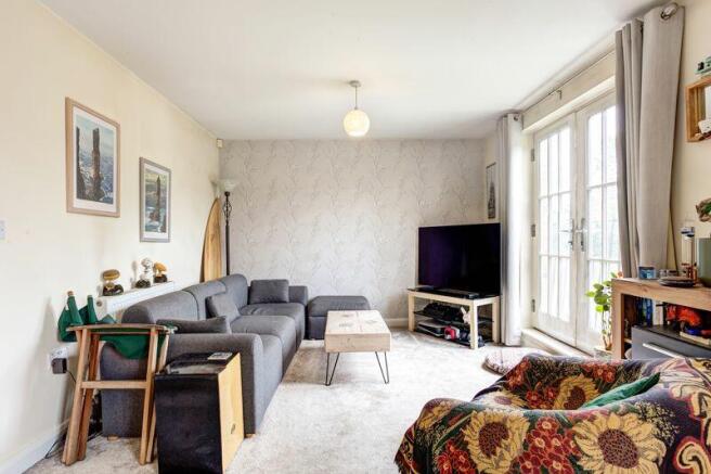 LOUNGE/DINING ROOM B