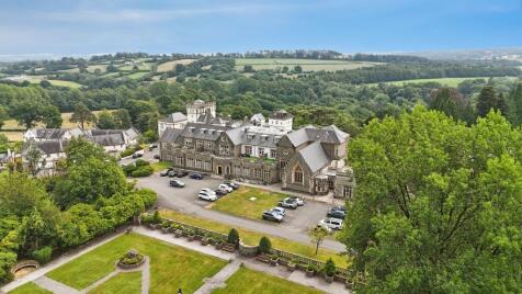 The Manor, Talygarn, Pontyclun