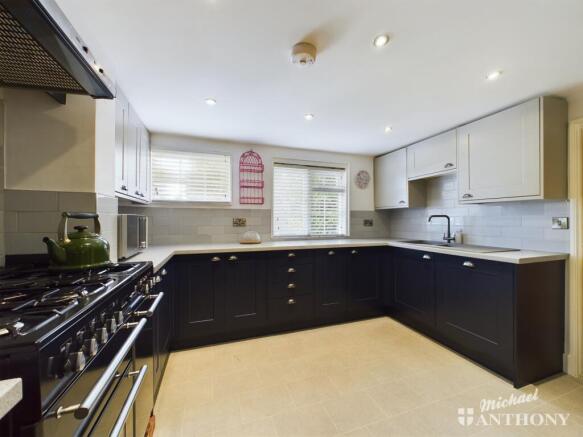 CAM02773G0-PR0101-STILL026