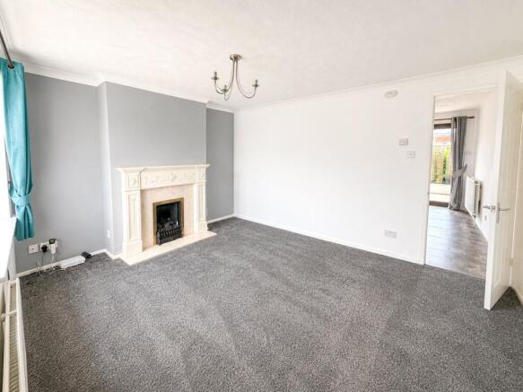 3 bed Semi-Detached for sale Image 4