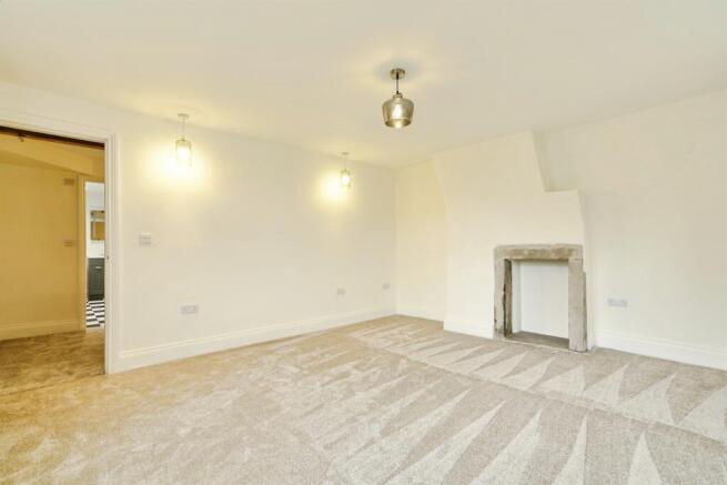 4 bed Semi-Detached for sale Image 7