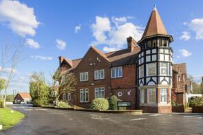 Flat 10, Graylands Manor, Langhurst Wood Road, Horsham RH12 4XW