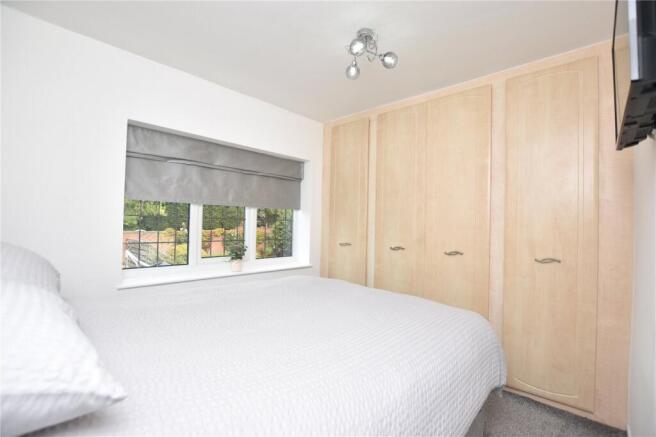 4 bed Detached for sale Image 9