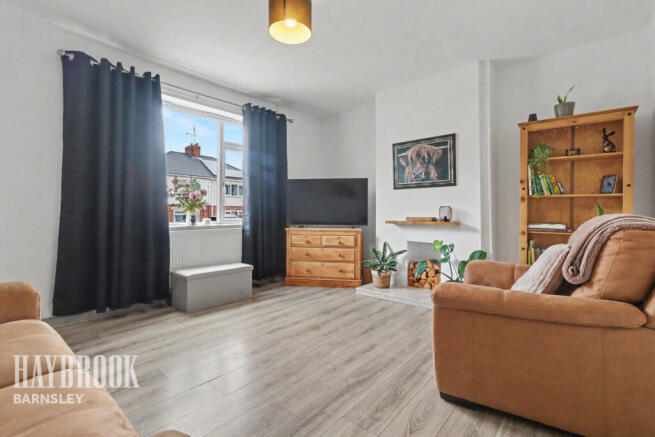3 bed Semi-Detached for sale Image 6