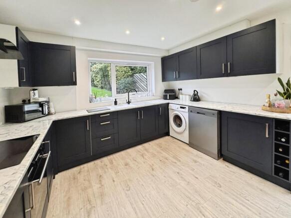 3 bed Detached for sale Image 3