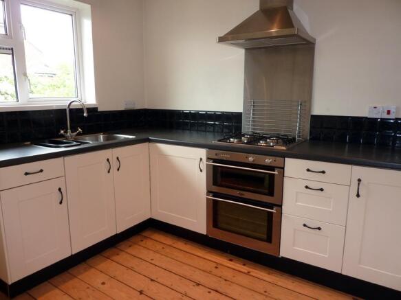 Viewfield Cres, 129, Kitchen1.jpg