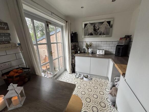 3 bed Semi-Detached for sale Image 5