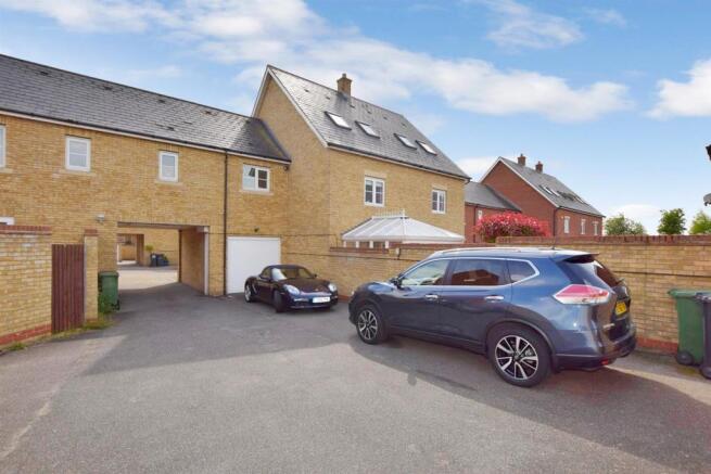 Garage & Parking