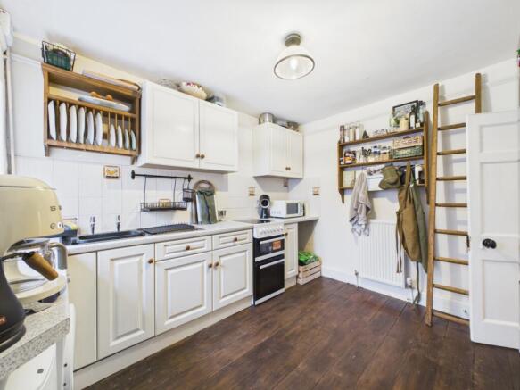 CAM01721G0-PR0116-STILL012