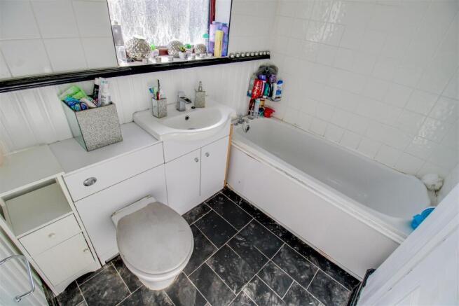 BATHROOM/W.C.