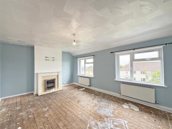Aylesbury Crescent 97 - Lounge.jpg