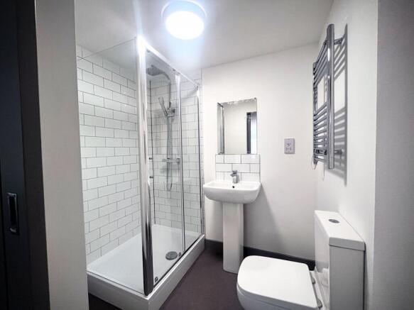 1 bed Flat Share to rent Image 5
