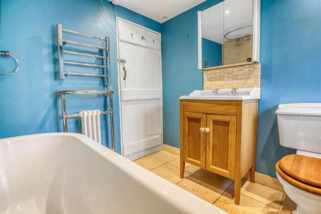 3 bed Detached for sale Image 11