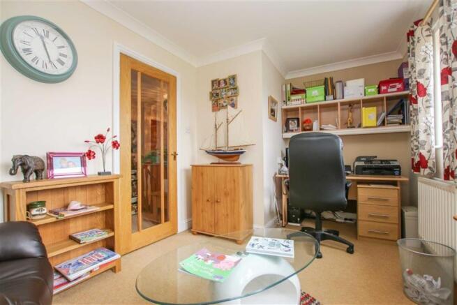 Office / Bedroom 5