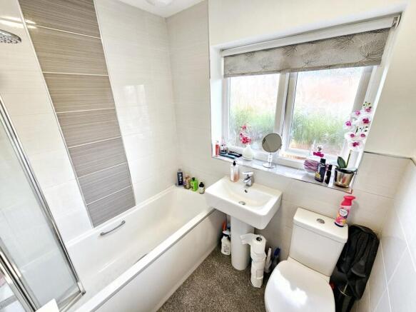 3 bed Semi-Detached for sale Image 11