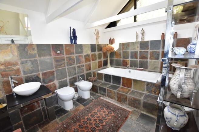 Master Bathroom (Custom).JPG