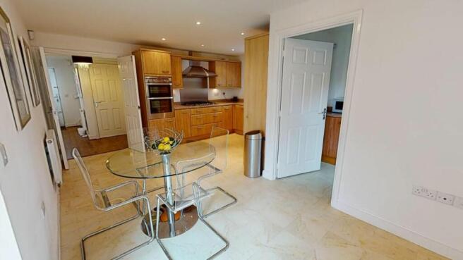 KITCHEN/BREAKFAST ROOM