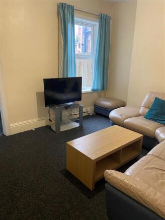 Living Room 1.JPG