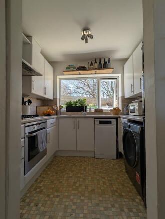 3 bed Semi-Detached for sale Image 12
