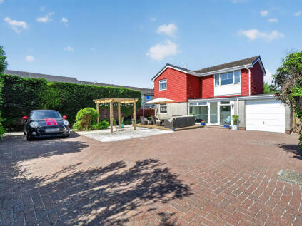 26 Brodick Avenue, Kilwinning, KA13 6RL