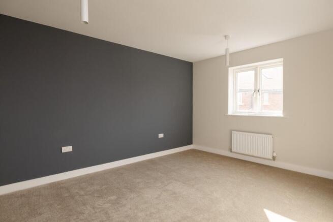 4 bed House for sale Image 9