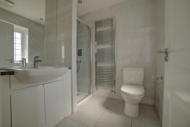 4 bed Detached for sale Image 10