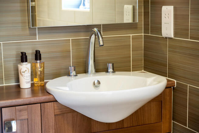 Ensuite detail 