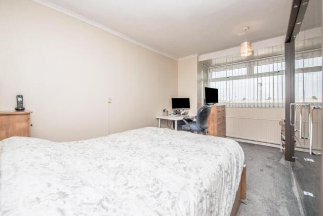 5 bed Semi-Detached for sale Image 10
