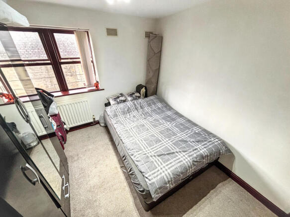 2 bed Apartment to rent Image 8