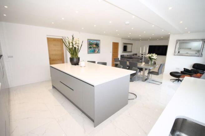 Kitchen/Dining...