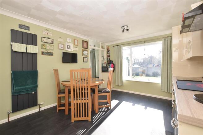 Kitchen/ Breakfast Room