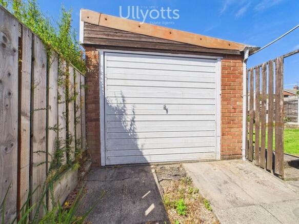 3 bed Detached Bungalow for sale Image 11
