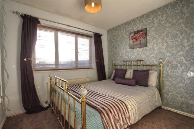 4 bed House to rent Image 9