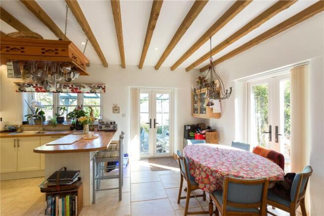 Kitchen/ Dining Room