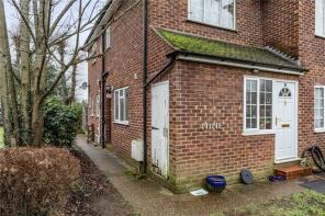 10, Royston Avenue, Byfleet, West Byfleet KT14 7PR