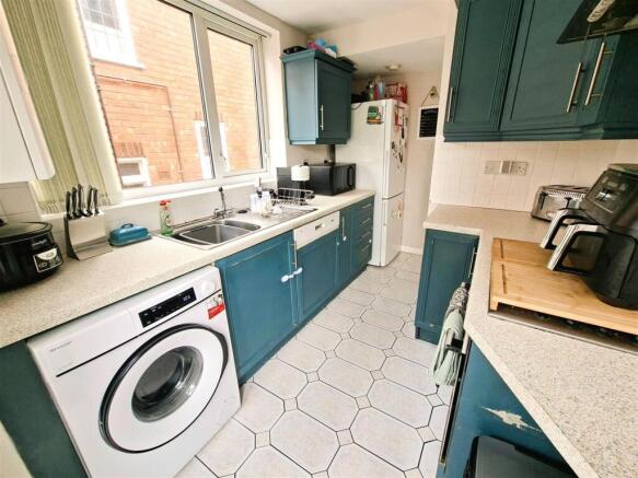 Olorenshaw Road, Sheldon, Birmingham photo 4