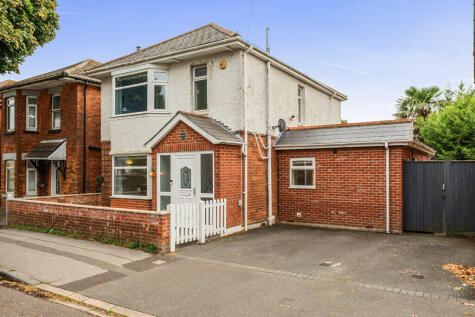 Beswick Avenue, Bournemouth, BH10