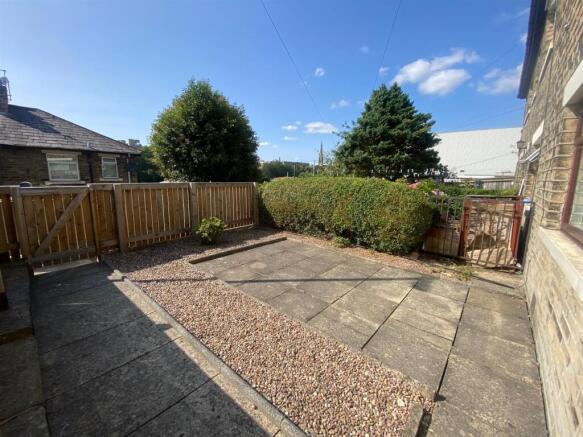 2 bed Terraced to rent Image 12