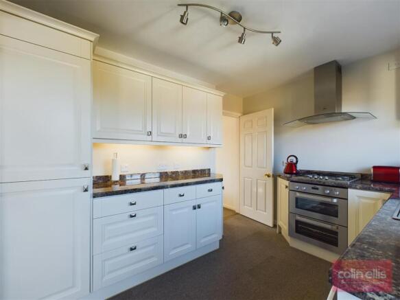 2 bed Detached Bungalow for sale Image 10