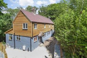 Woodpeckers, Chillies Lane, High Hurstwood, Uckfield TN22 4AB