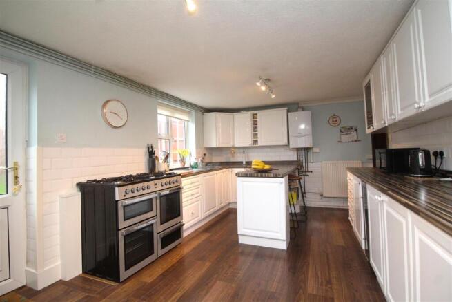 kitchen 5 .JPG
