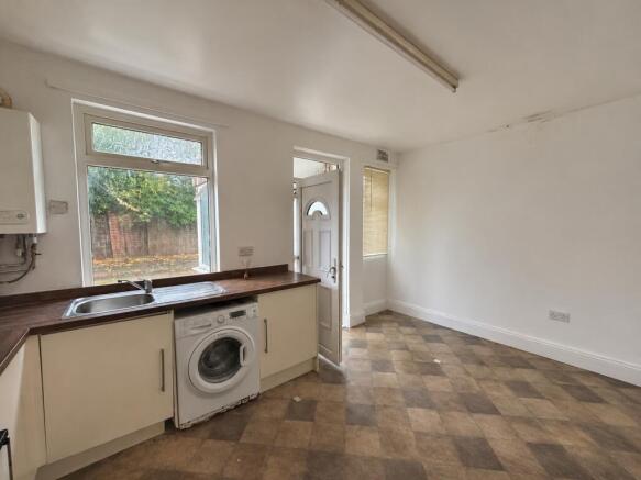 Dovesdale Road, Bankfoot, Bradford, BD5 photo 4