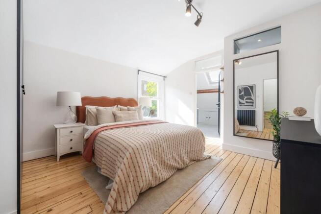 Principal bedroom (1)