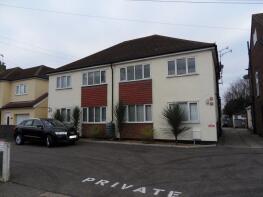 37, Eastwoodbury Crescent, Southend-on-sea SS2 6XG