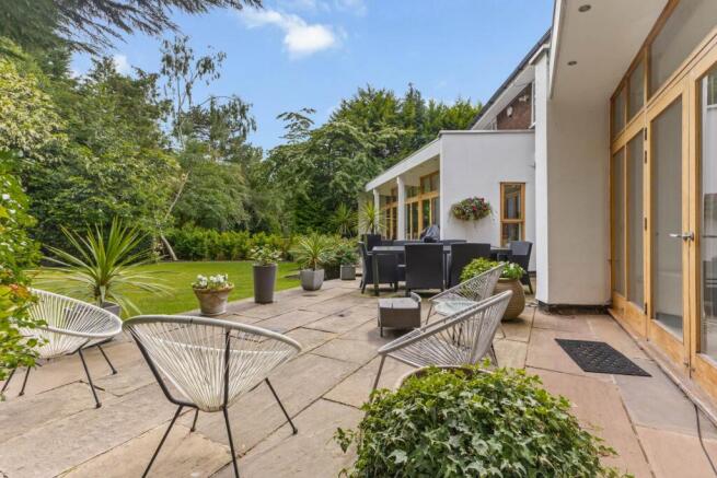 Bowdon; defined by light, gardens & potential photo 4