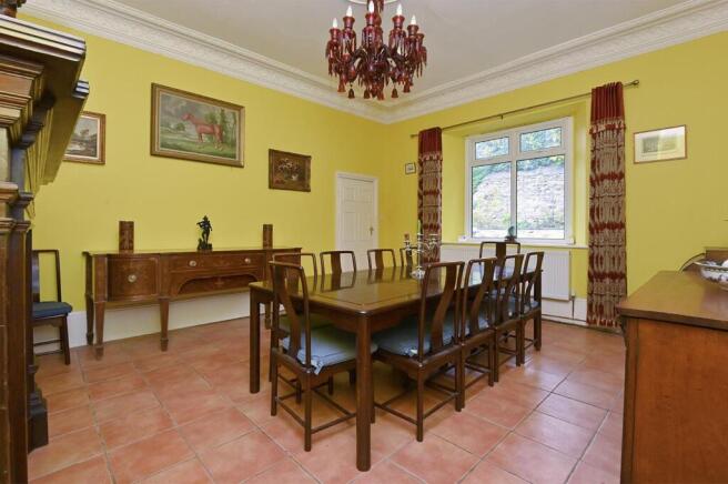 6 bed Semi-Detached for sale Image 11
