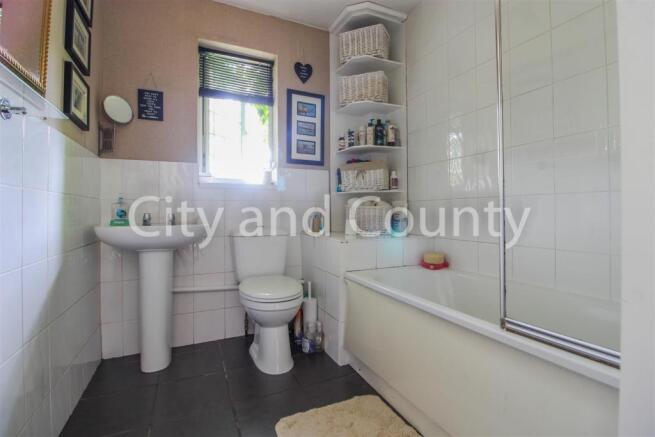 Family Bathroom.jpg