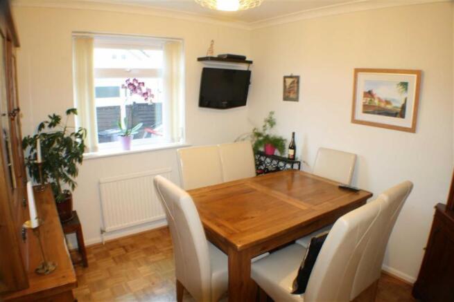 BEDROOM 3 / DINING R