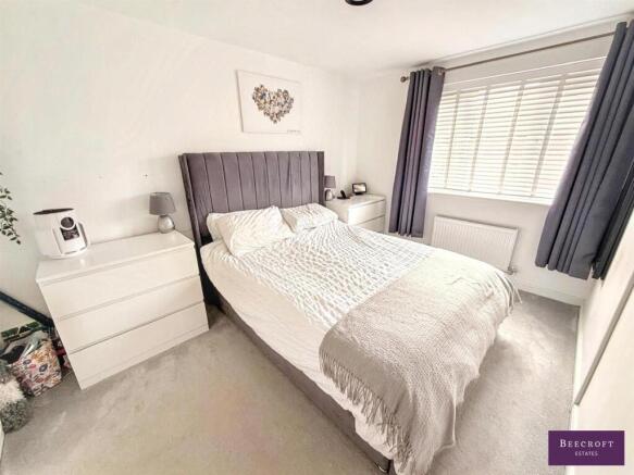 4 bed Detached for sale Image 10